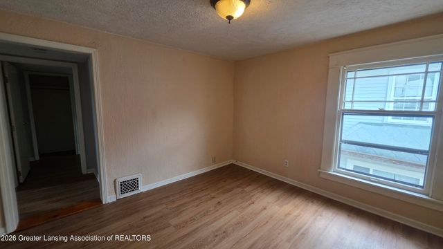 219 E Mount Hope Avenue, Lansing, MI 48910