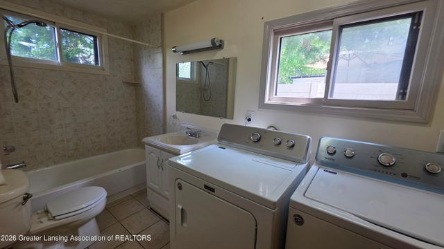 219 E Mount Hope Avenue, Lansing, MI 48910