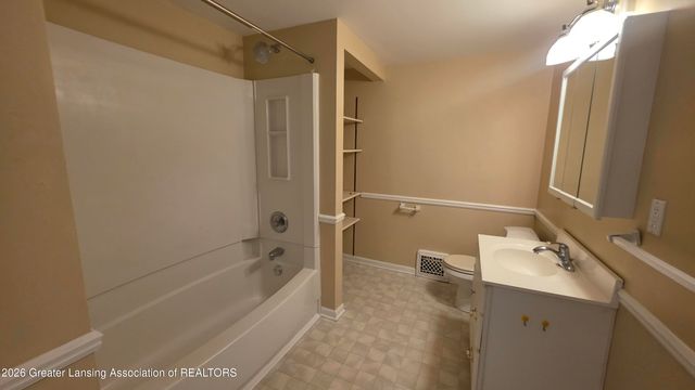 219 E Mount Hope Avenue, Lansing, MI 48910