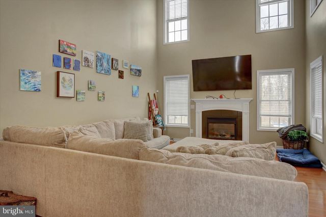 108 N BLACKBERRY LN, Fayetteville, PA 17222