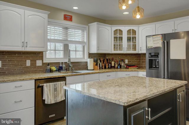 108 N BLACKBERRY LN, Fayetteville, PA 17222