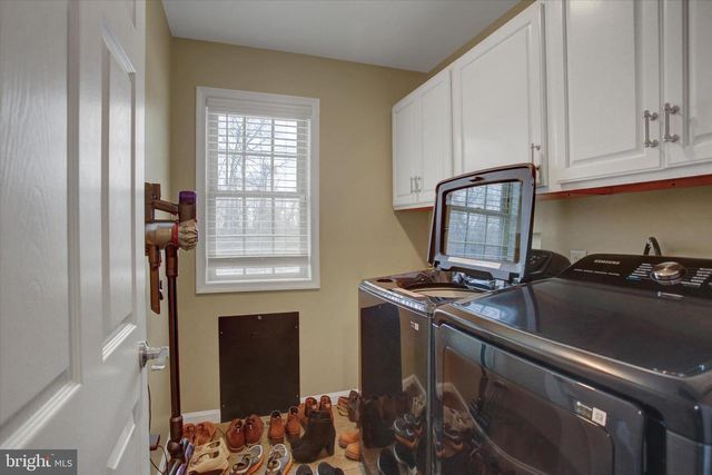 108 N BLACKBERRY LN, Fayetteville, PA 17222