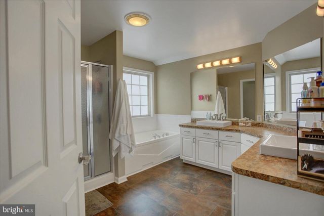 108 N BLACKBERRY LN, Fayetteville, PA 17222