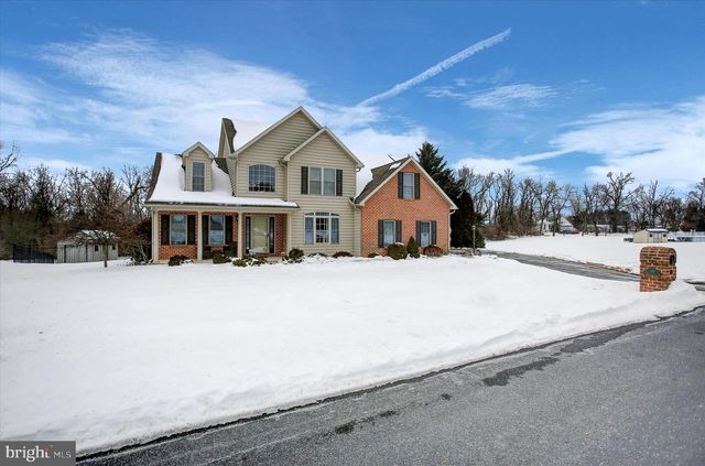 108 N BLACKBERRY LN, Fayetteville, PA 17222