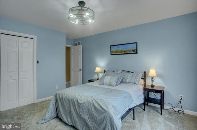 108 N BLACKBERRY LN, Fayetteville, PA 17222