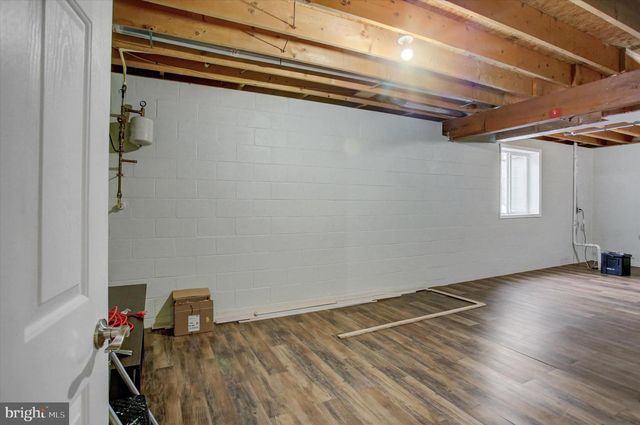 108 N BLACKBERRY LN, Fayetteville, PA 17222