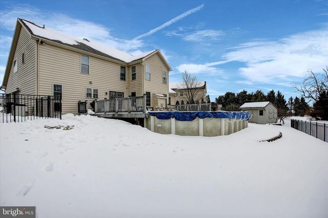 108 N BLACKBERRY LN, Fayetteville, PA 17222