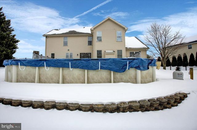 108 N BLACKBERRY LN, Fayetteville, PA 17222