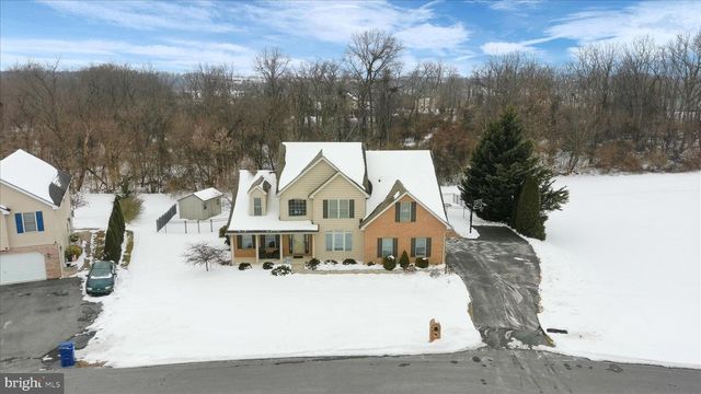 108 N BLACKBERRY LN, Fayetteville, PA 17222