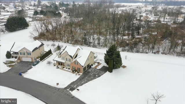 108 N BLACKBERRY LN, Fayetteville, PA 17222