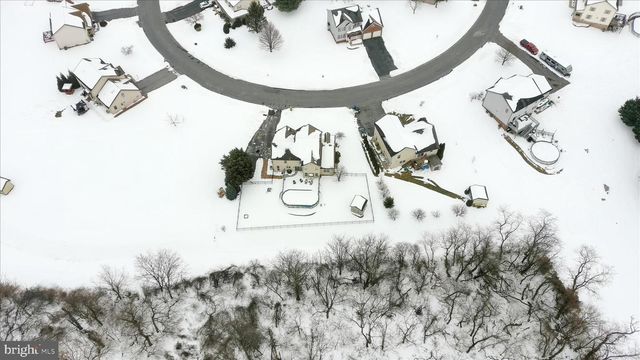 108 N BLACKBERRY LN, Fayetteville, PA 17222