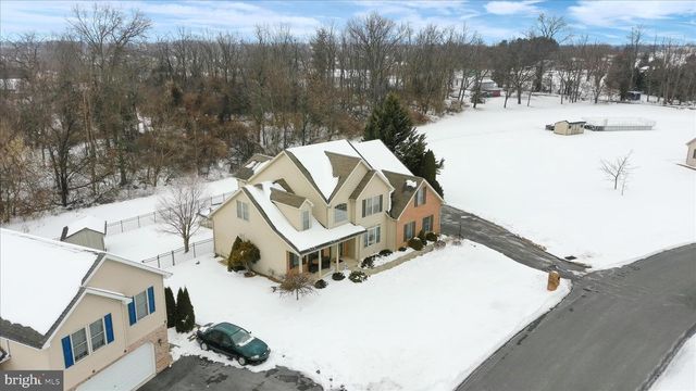 108 N BLACKBERRY LN, Fayetteville, PA 17222