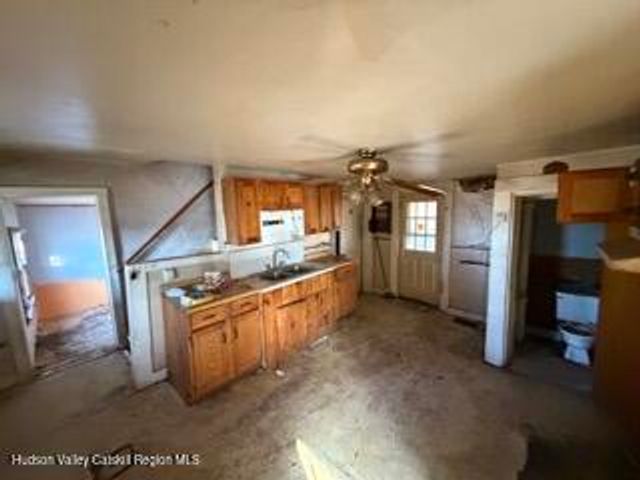 218 Tanners Lane Lane, Hudson, NY 12534