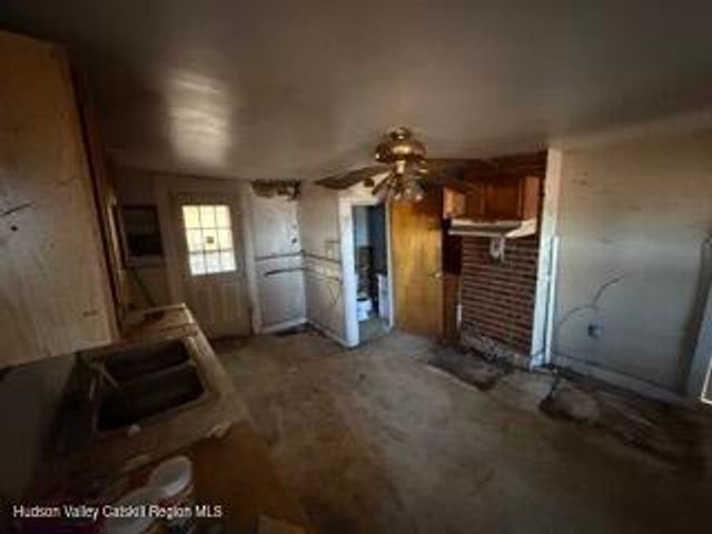 218 Tanners Lane Lane, Hudson, NY 12534