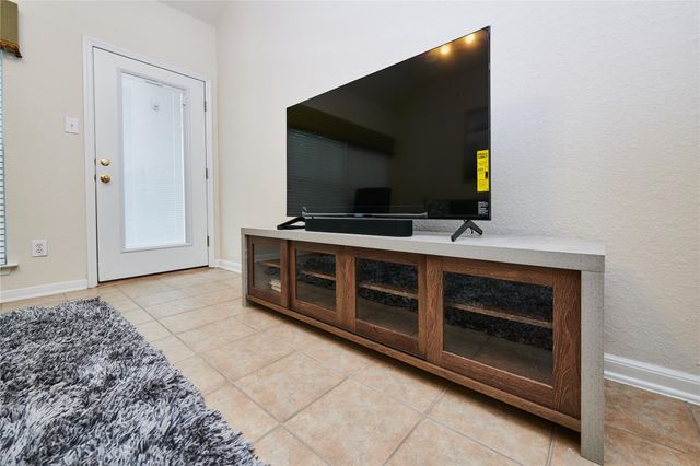 22 W Greenhill Terrace Place, The Woodlands, TX 77382