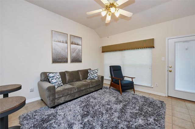 22 W Greenhill Terrace Place, The Woodlands, TX 77382