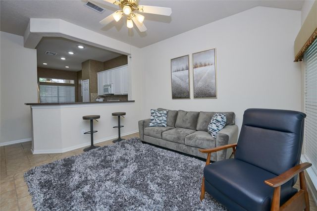 22 W Greenhill Terrace Place, The Woodlands, TX 77382