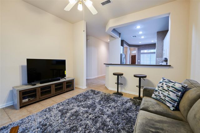 22 W Greenhill Terrace Place, The Woodlands, TX 77382