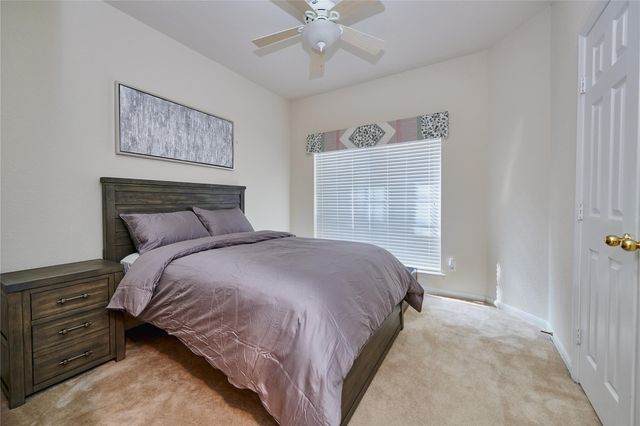 22 W Greenhill Terrace Place, The Woodlands, TX 77382