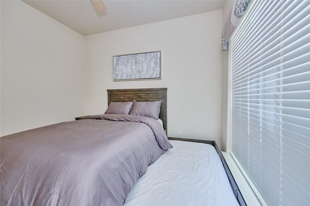 22 W Greenhill Terrace Place, The Woodlands, TX 77382