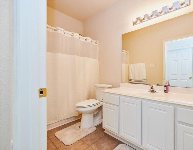 22 W Greenhill Terrace Place, The Woodlands, TX 77382