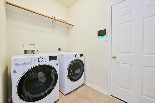 22 W Greenhill Terrace Place, The Woodlands, TX 77382