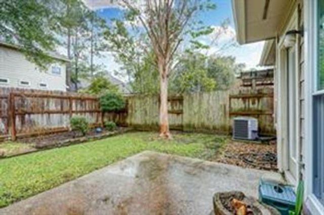 22 W Greenhill Terrace Place, The Woodlands, TX 77382