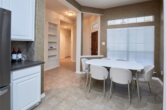 22 W Greenhill Terrace Place, The Woodlands, TX 77382