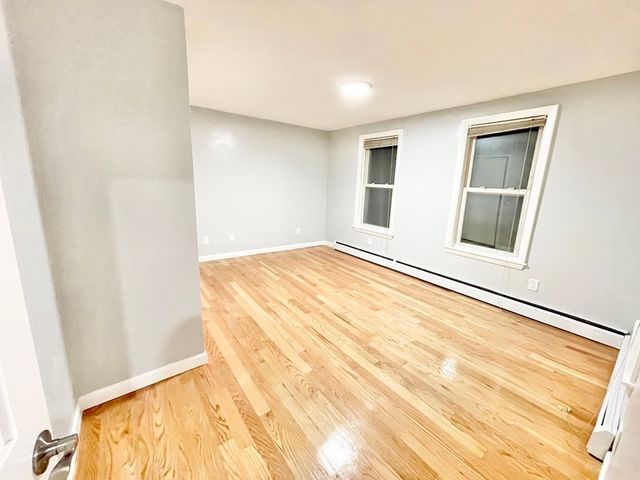 22 Clinton St 1, Mansfield, MA 02048