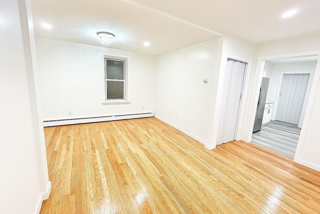 22 Clinton St 1, Mansfield, MA 02048