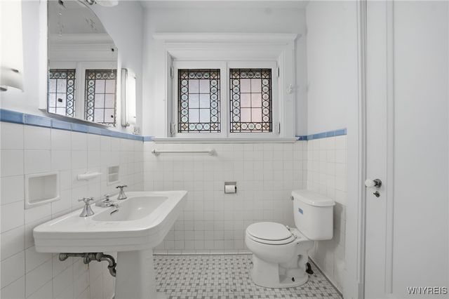 556 Lafayette Avenue, Buffalo, NY 14222