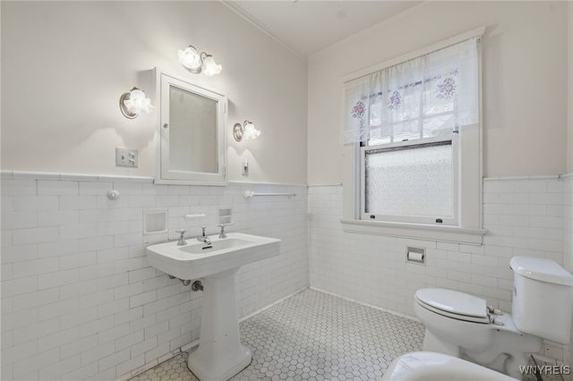 556 Lafayette Avenue, Buffalo, NY 14222