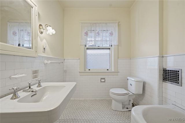 556 Lafayette Avenue, Buffalo, NY 14222