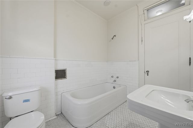 556 Lafayette Avenue, Buffalo, NY 14222