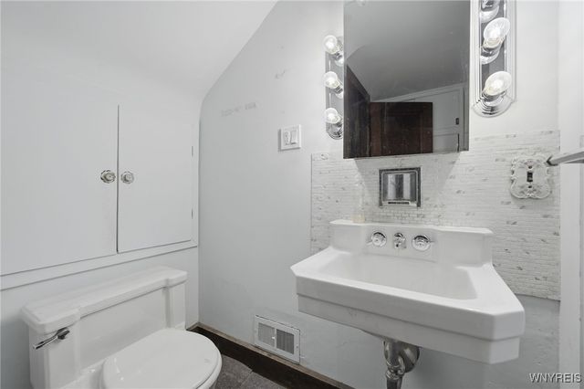 556 Lafayette Avenue, Buffalo, NY 14222