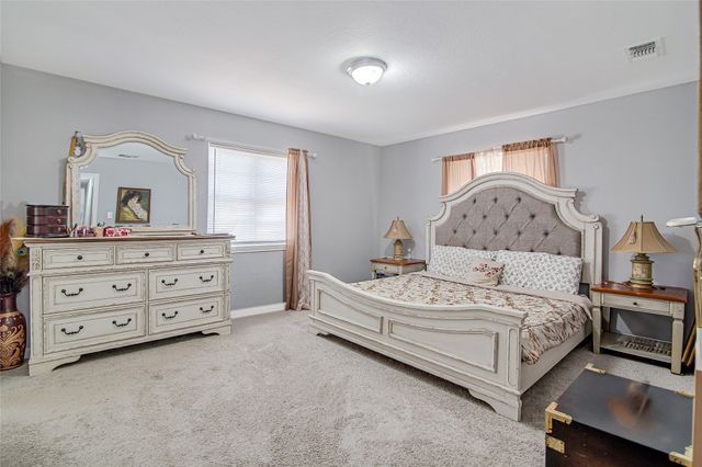 112 Robin Drive, Burleson, TX 76028