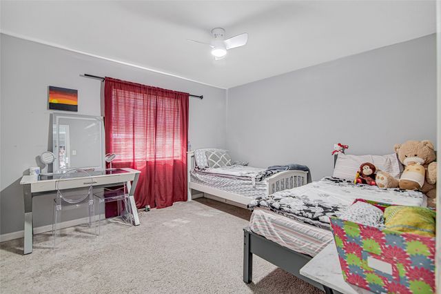 112 Robin Drive, Burleson, TX 76028