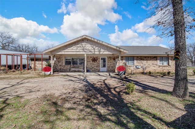 112 Robin Drive, Burleson, TX 76028