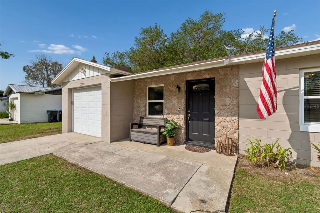 Image 2 of property listing at 2972 SLIPPERY ROCK AVENUE, Orlando, FL 32826