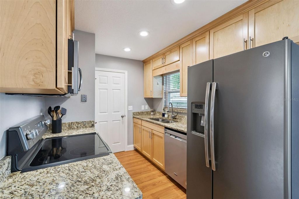 Image 12 of property listing at 2972 SLIPPERY ROCK AVENUE, Orlando, FL 32826