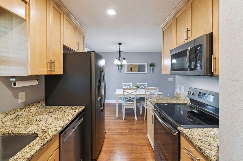Image 15 of property listing at 2972 SLIPPERY ROCK AVENUE, Orlando, FL 32826