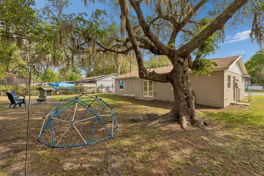 Image 35 of property listing at 2972 SLIPPERY ROCK AVENUE, Orlando, FL 32826