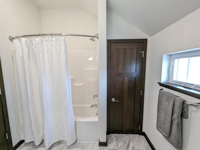 4303 Goldeneye Gateway Drive, Middleton, WI 53562