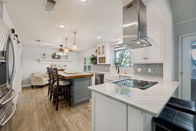 312 Marseille Drive, Hurst, TX 76054