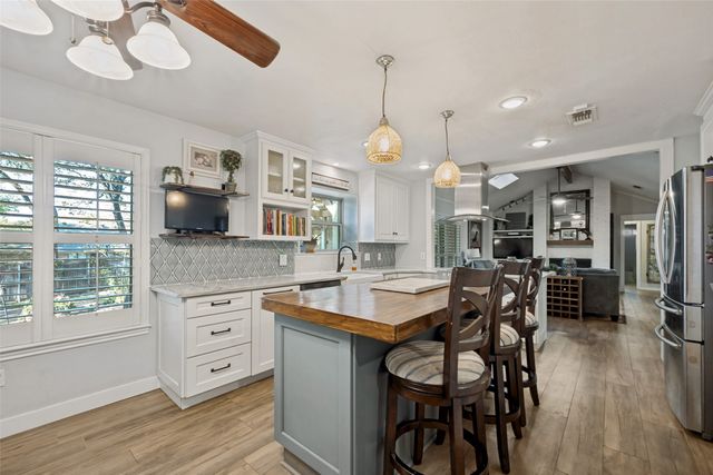 312 Marseille Drive, Hurst, TX 76054