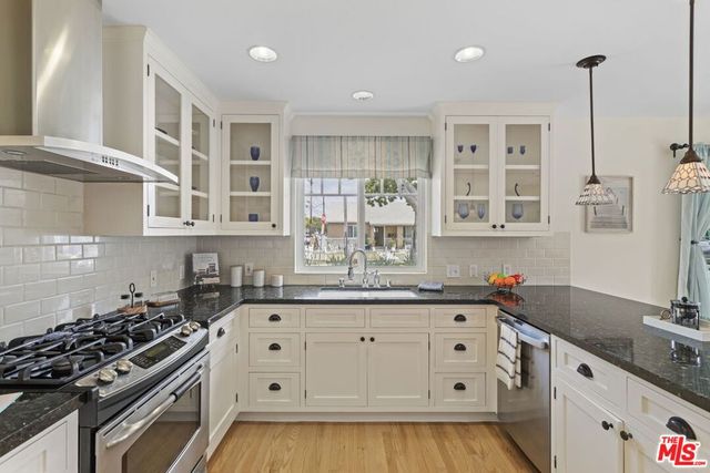 2500 Armour Lane, Redondo Beach, CA 90278