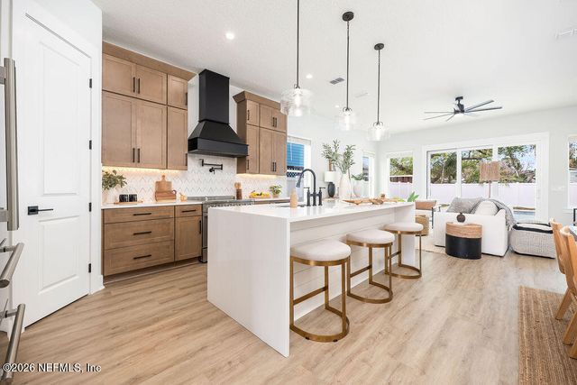 809 11TH Avenue S, Jacksonville Beach, FL 32250