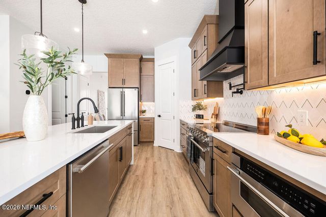 809 11TH Avenue S, Jacksonville Beach, FL 32250