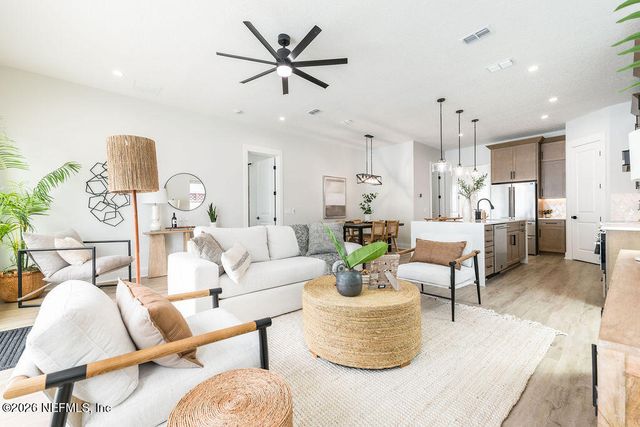 809 11TH Avenue S, Jacksonville Beach, FL 32250