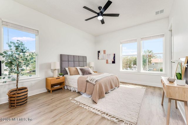 809 11TH Avenue S, Jacksonville Beach, FL 32250